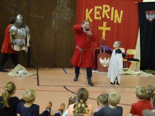 Grafika #8: "Rycerze i ich zwyczaje"- żywa lekcja historii