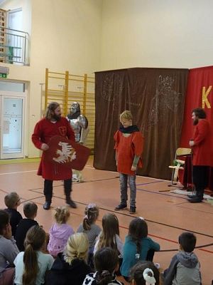 Grafika #9: "Rycerze i ich zwyczaje"- żywa lekcja historii