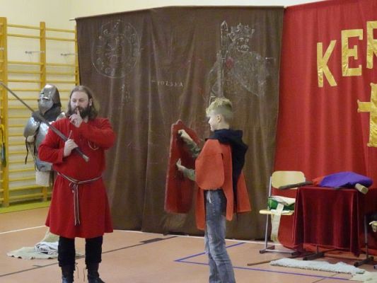 Grafika #10: "Rycerze i ich zwyczaje"- żywa lekcja historii