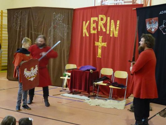 Grafika #14: "Rycerze i ich zwyczaje"- żywa lekcja historii