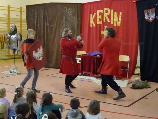 Grafika #15: "Rycerze i ich zwyczaje"- żywa lekcja historii