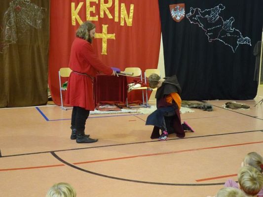 Grafika #21: "Rycerze i ich zwyczaje"- żywa lekcja historii