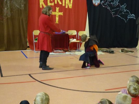 Grafika #22: "Rycerze i ich zwyczaje"- żywa lekcja historii