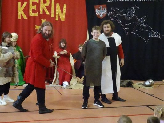 Grafika #31: "Rycerze i ich zwyczaje"- żywa lekcja historii