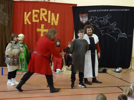 Grafika #33: "Rycerze i ich zwyczaje"- żywa lekcja historii