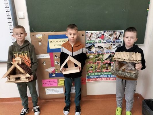 Grafika #45: Dokarmiamy ptaki -kl. II