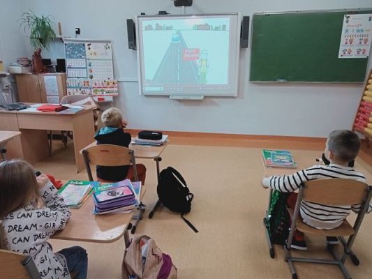 Grafika #1: Akademia Bezpiecznego Puchatka. Edycja II- kl. I