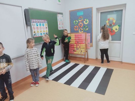 Grafika #25: Akademia Bezpiecznego Puchatka. Edycja II- kl. I