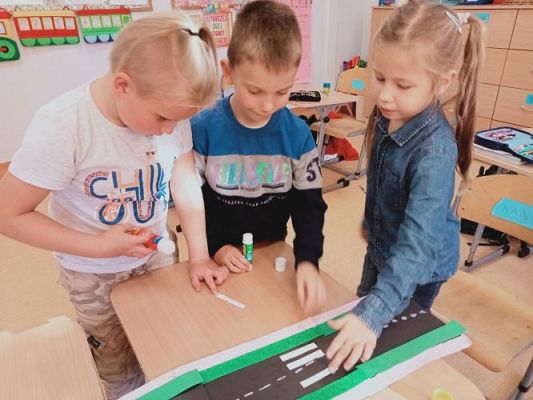 Grafika #41: Akademia Bezpiecznego Puchatka. Edycja II- kl. I