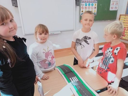 Grafika #42: Akademia Bezpiecznego Puchatka. Edycja II- kl. I