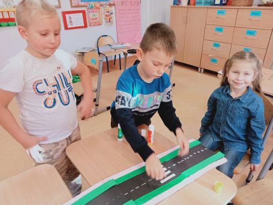 Grafika #43: Akademia Bezpiecznego Puchatka. Edycja II- kl. I