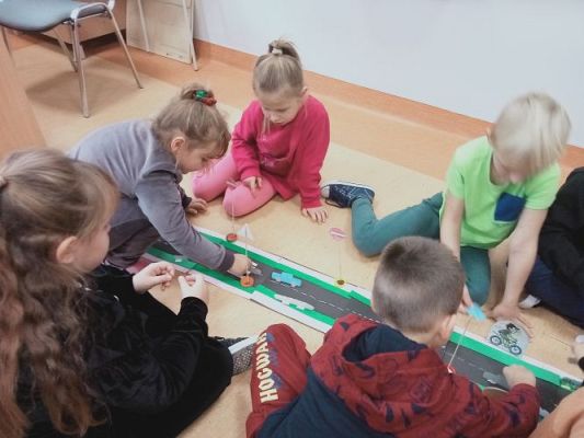 Grafika #69: Akademia Bezpiecznego Puchatka. Edycja II- kl. I