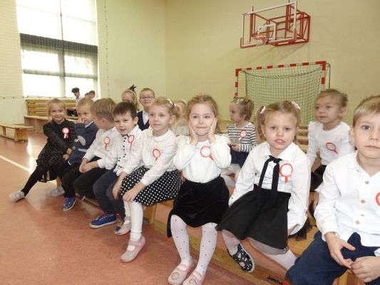 Grafika #3: 105 rocznica odzyskania przez Polskę niepodległości