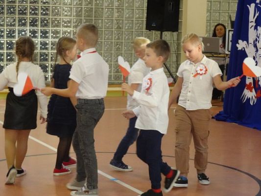 Grafika #17: 105 rocznica odzyskania przez Polskę niepodległości