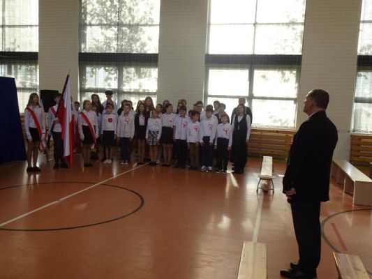 Grafika #5: "Szkoła do hymnu" 2023