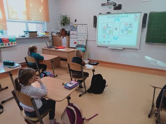 Grafika #6: Akademia Bezpiecznego Puchatka. Edycja III- kl. I