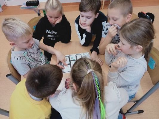 Grafika #12: Akademia Bezpiecznego Puchatka. Edycja III- kl. I