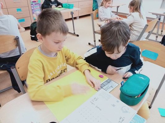 Grafika #17: Akademia Bezpiecznego Puchatka. Edycja III- kl. I