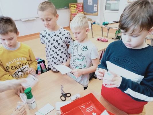 Grafika #27: Akademia Bezpiecznego Puchatka. Edycja III- kl. I