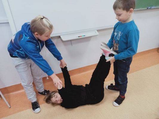 Grafika #42: Akademia Bezpiecznego Puchatka. Edycja III- kl. I