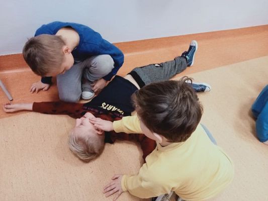 Grafika #44: Akademia Bezpiecznego Puchatka. Edycja III- kl. I