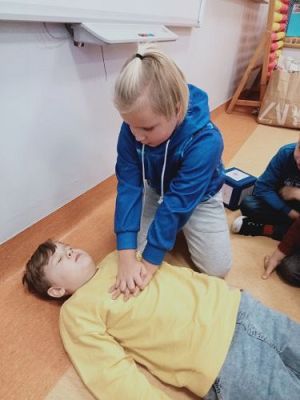 Grafika #52: Akademia Bezpiecznego Puchatka. Edycja III- kl. I