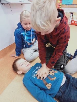 Grafika #53: Akademia Bezpiecznego Puchatka. Edycja III- kl. I