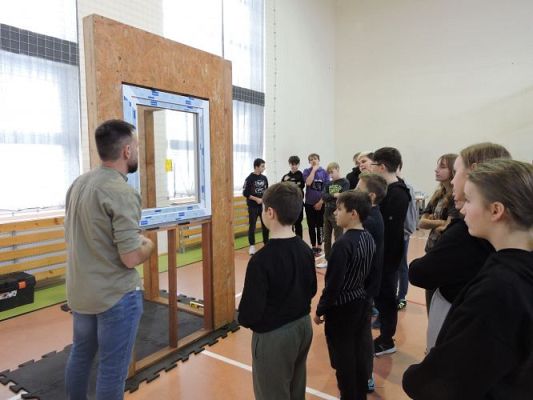 Grafika #25: Udział klas IV-VIII w warsztatach z zakresu doradztwa zawodowego.