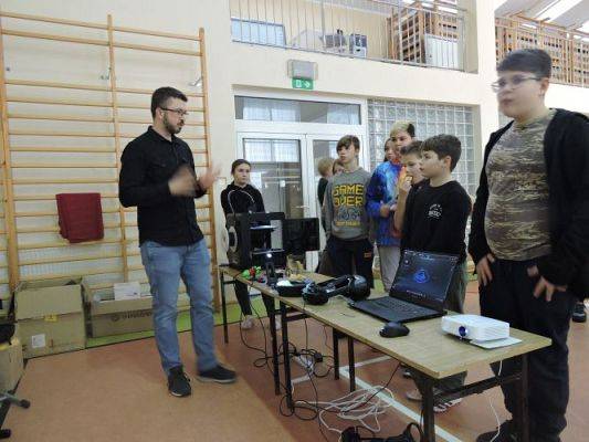 Grafika #37: Udział klas IV-VIII w warsztatach z zakresu doradztwa zawodowego.