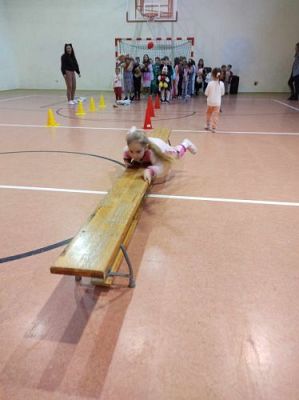 Grafika #3: Dzień Pluszowego Misia