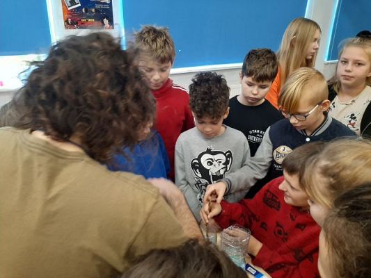 Grafika #42: Warsztaty przyrodnicze w SP Szczenurze