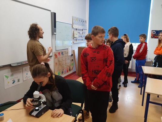 Grafika #55: Warsztaty przyrodnicze w SP Szczenurze