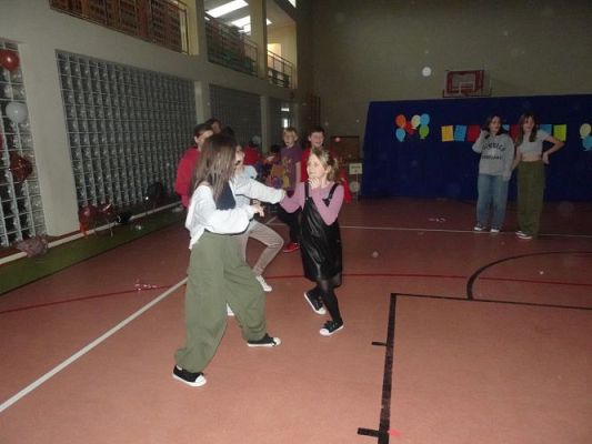 Grafika #90: Zabawa andrzejkowa