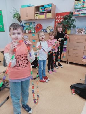 Grafika #1: Świątecznie u pierwszoklasistów