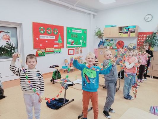 Grafika #2: Świątecznie u pierwszoklasistów