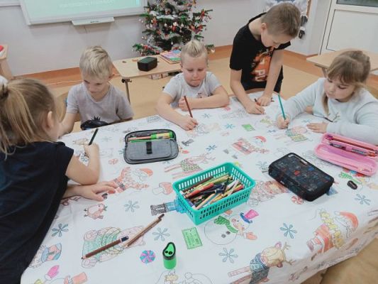 Grafika #12: Świątecznie u pierwszoklasistów