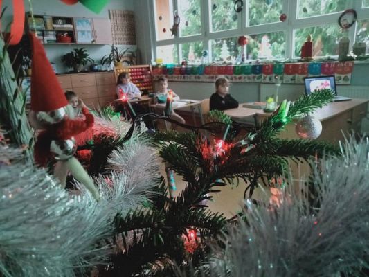 Grafika #33: Świątecznie u pierwszoklasistów