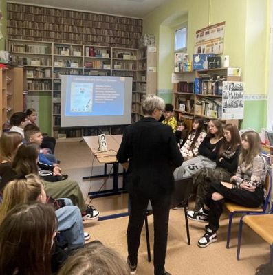 Grafika #2: Zajęcia biblioteczno-edukacyjne dla klasy 6 i 7 w bibliotece szkolnej w Wicku