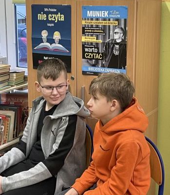 Grafika #4: Zajęcia biblioteczno-edukacyjne dla klasy 6 i 7 w bibliotece szkolnej w Wicku