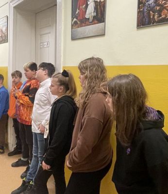 Grafika #13: Zajęcia biblioteczno-edukacyjne dla klasy 6 i 7 w bibliotece szkolnej w Wicku