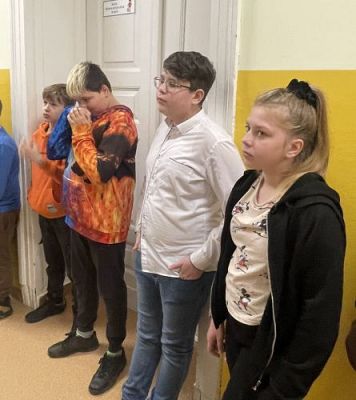 Grafika #14: Zajęcia biblioteczno-edukacyjne dla klasy 6 i 7 w bibliotece szkolnej w Wicku