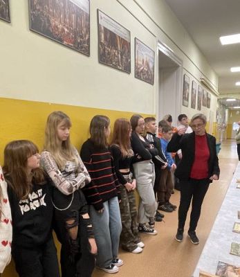 Grafika #18: Zajęcia biblioteczno-edukacyjne dla klasy 6 i 7 w bibliotece szkolnej w Wicku