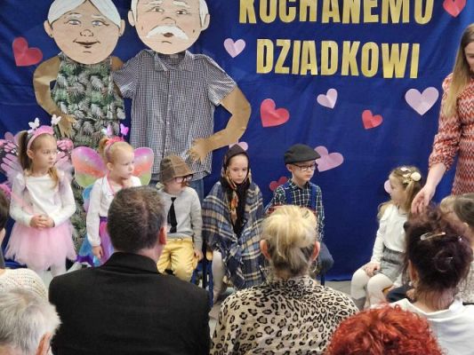 Grafika #11: Dzień Babci i Dziadka u najmłodszych