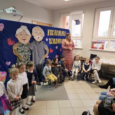 Grafika #24: Dzień Babci i Dziadka u najmłodszych