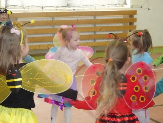 Grafika #2: Szkolny bal karnawałowy