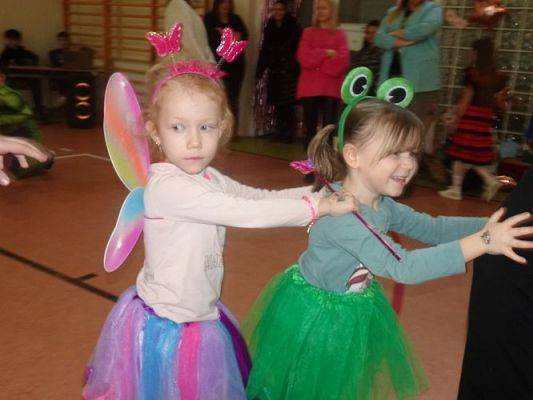 Grafika #6: Szkolny bal karnawałowy