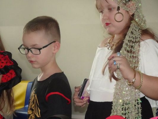 Grafika #12: Szkolny bal karnawałowy