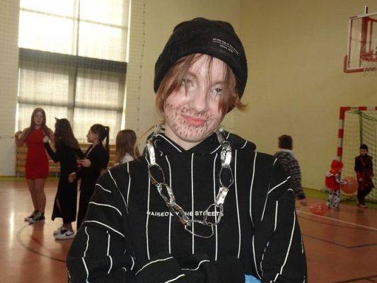 Grafika #16: Szkolny bal karnawałowy