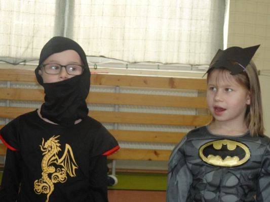 Grafika #23: Szkolny bal karnawałowy