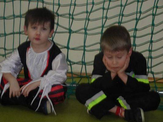 Grafika #30: Szkolny bal karnawałowy